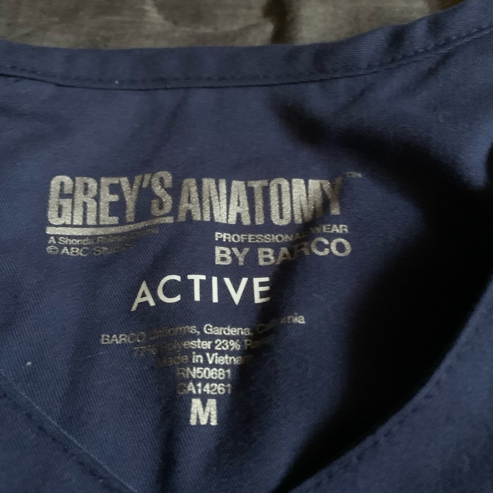 Scrub tops, jackets - Picture 7 of 12